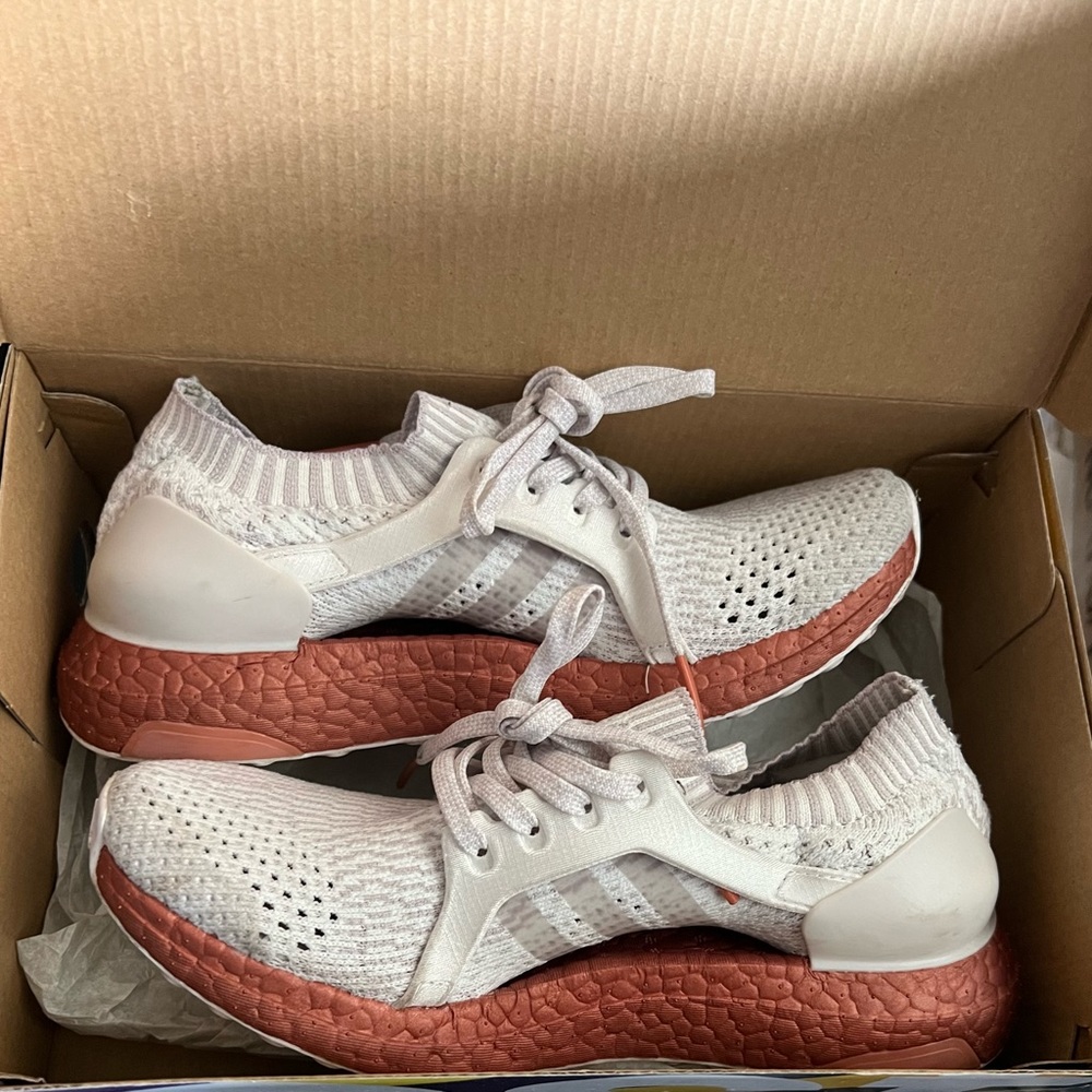 womens Adidas ultraboost like new!
